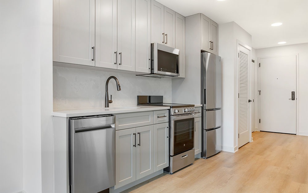 S2 - Studio floorplan layout with 1 bath and 439 square feet. (Kitchen)