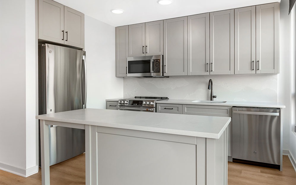 S4 - Studio floorplan layout with 1 bath and 456 square feet. (Kitchen)